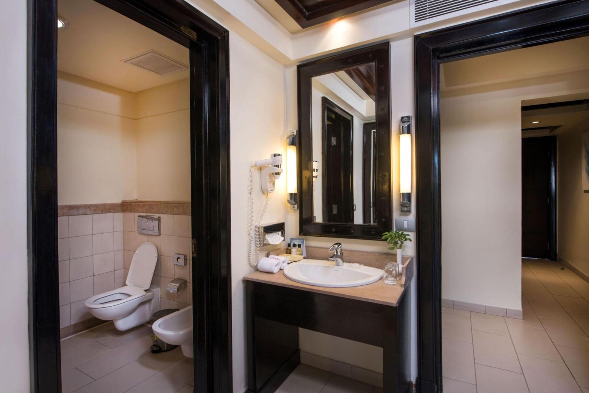 Reef Oasis Blue Bay Resort & Spa Sharm el-Sheikh Exterior foto Bathroom