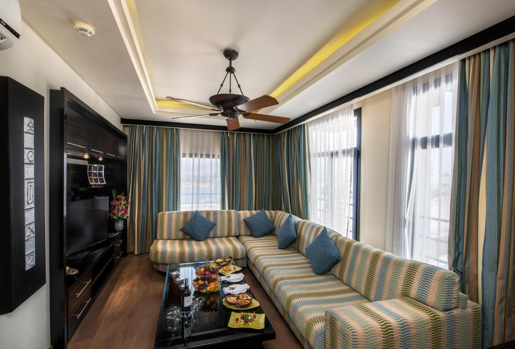 Reef Oasis Blue Bay Resort & Spa Sharm el-Sheikh Exterior foto A living room