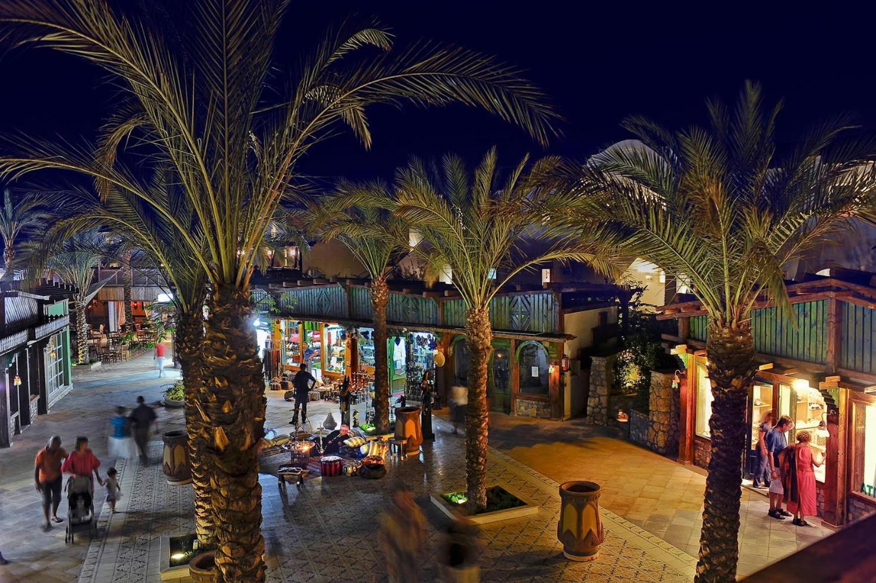 Reef Oasis Blue Bay Resort & Spa Sharm el-Sheikh Exterior foto The Village Market