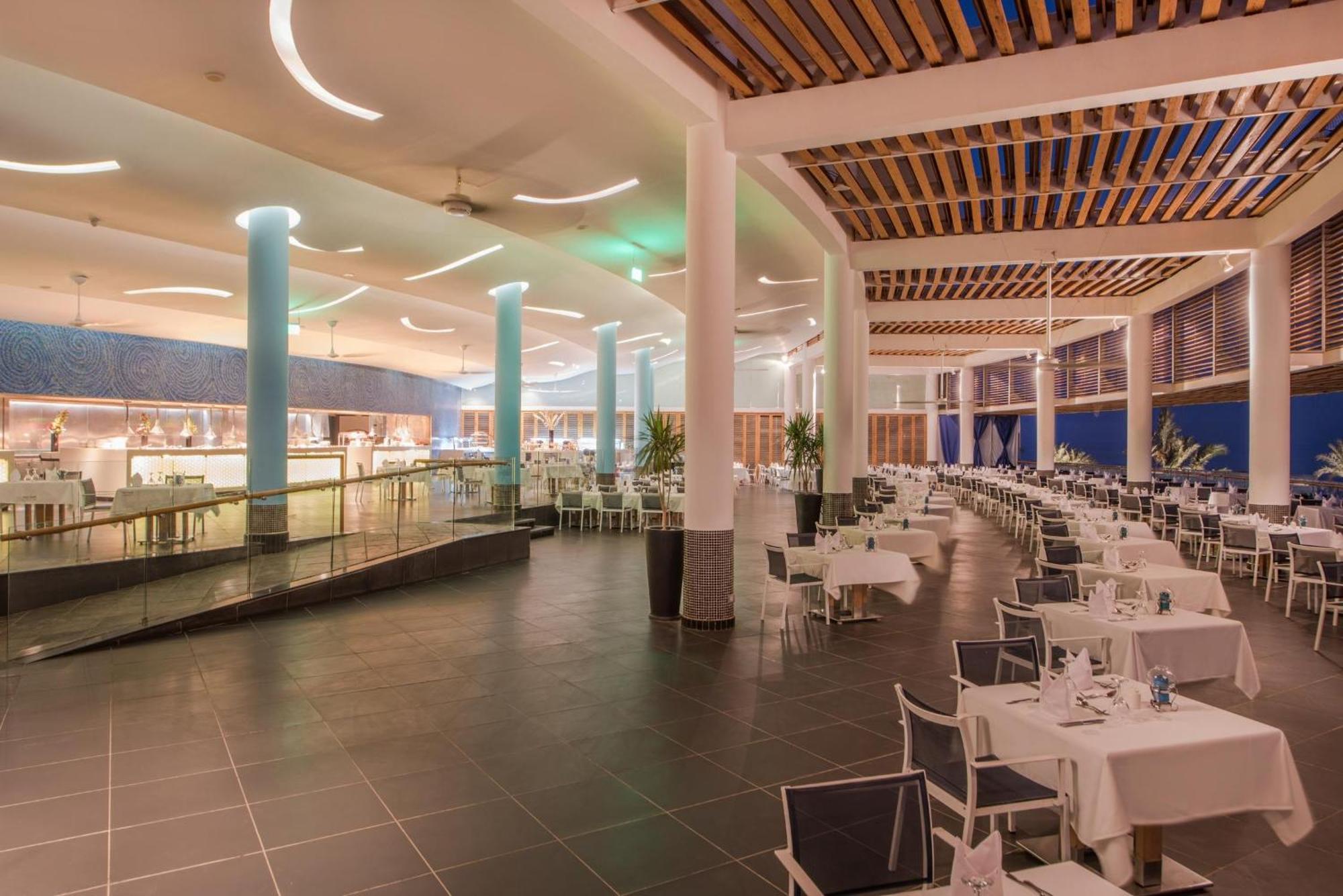 Reef Oasis Blue Bay Resort & Spa Sharm el-Sheikh Exterior foto The buffet at the hotel