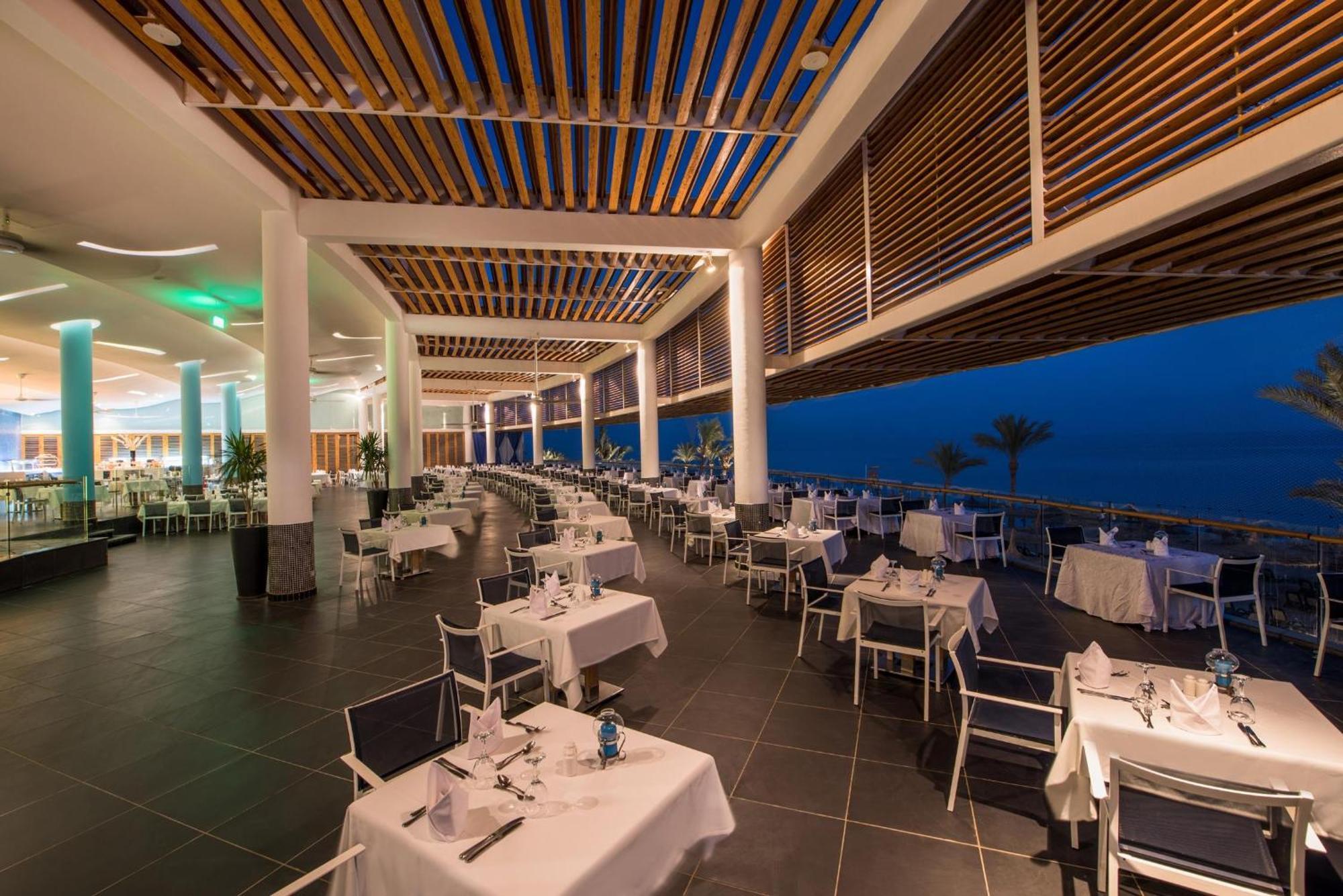 Reef Oasis Blue Bay Resort & Spa Sharm el-Sheikh Exterior foto The Deck
