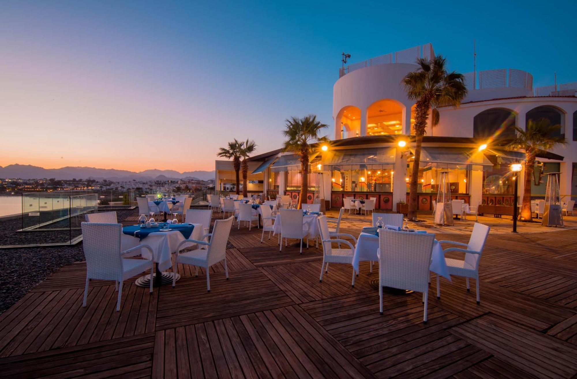 Reef Oasis Blue Bay Resort & Spa Sharm el-Sheikh Exterior foto The hotel's rooftop bar