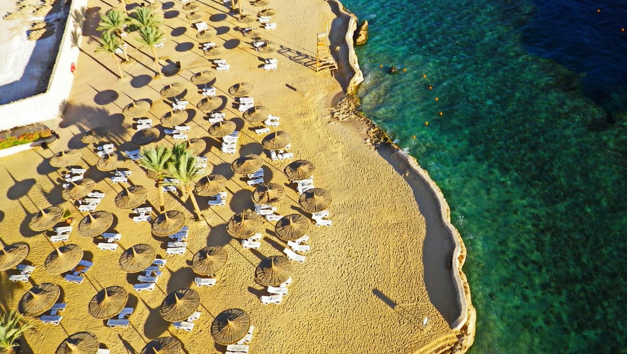 Reef Oasis Blue Bay Resort & Spa Sharm el-Sheikh Exterior foto Aerial view of the beach