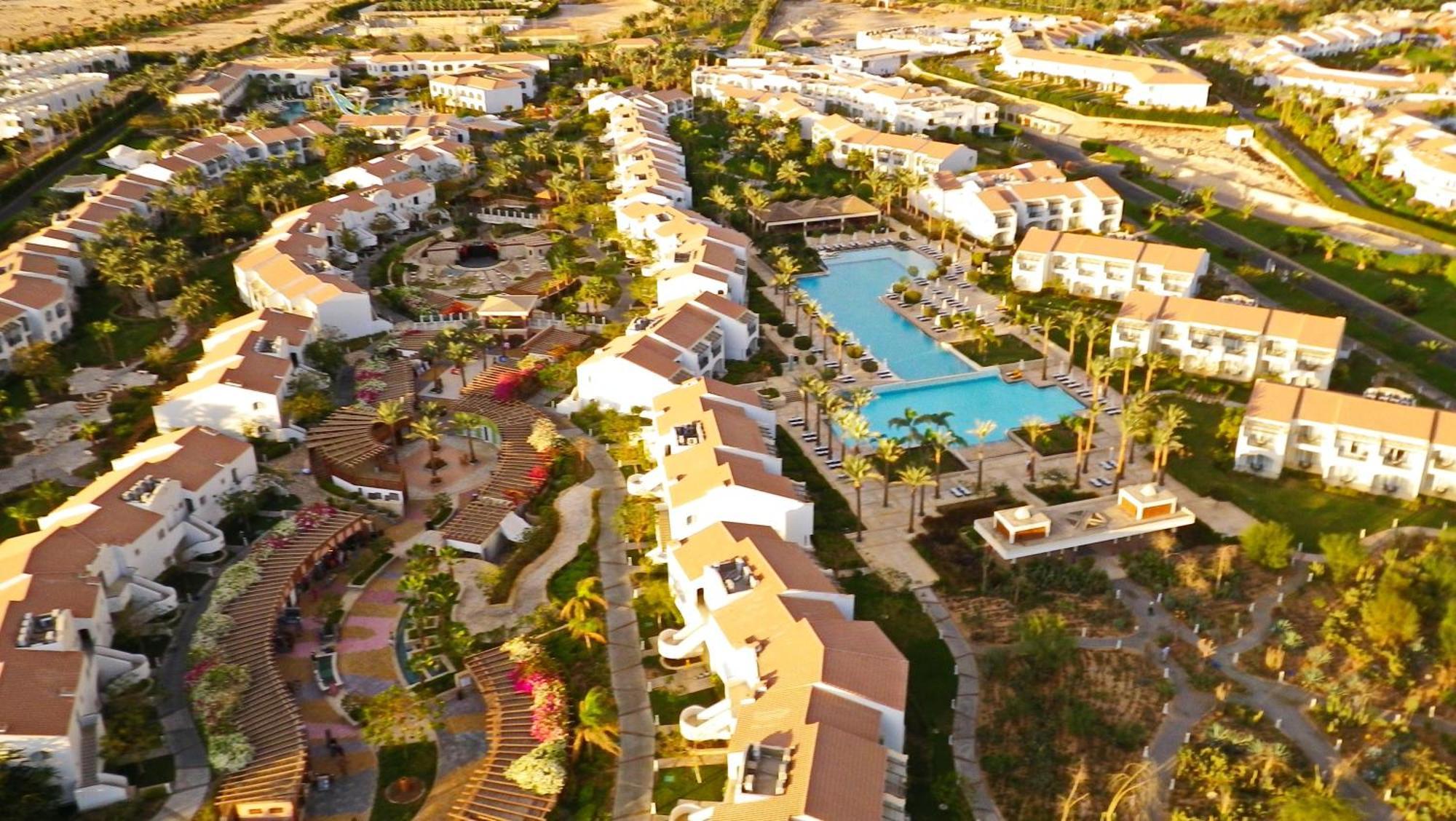 Reef Oasis Blue Bay Resort & Spa Sharm el-Sheikh Exterior foto Aerial view of the community